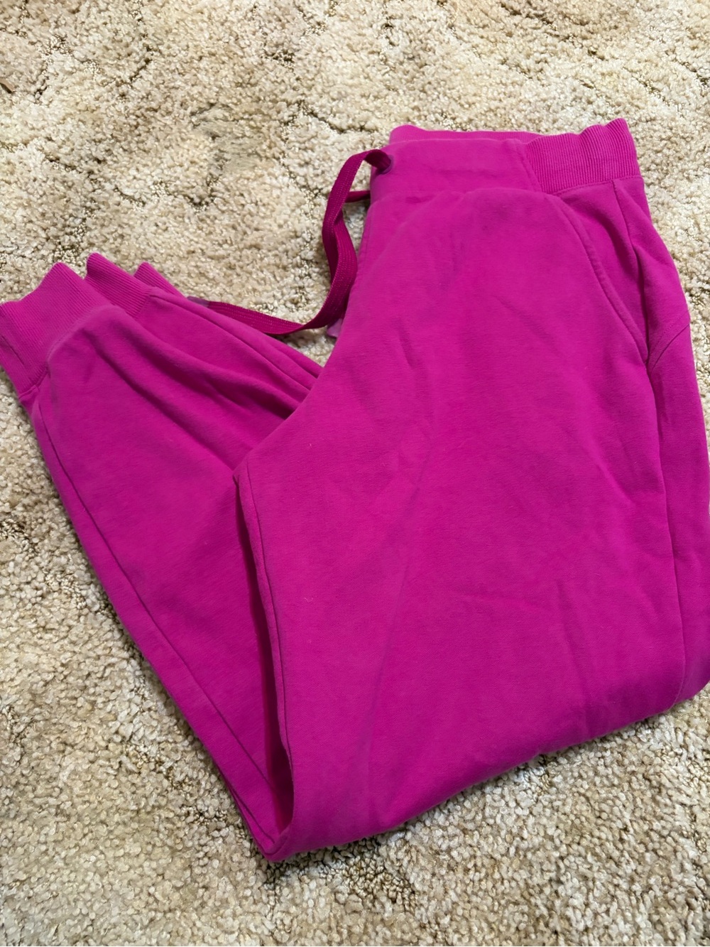 ATHLETA.